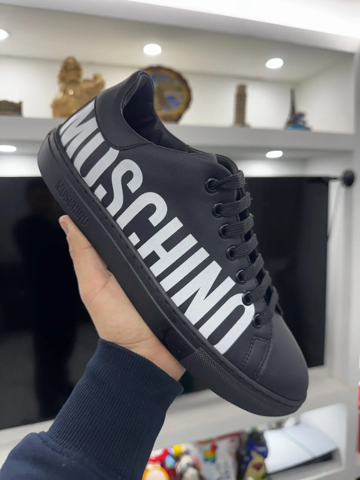 Zapatillas moschino lateral