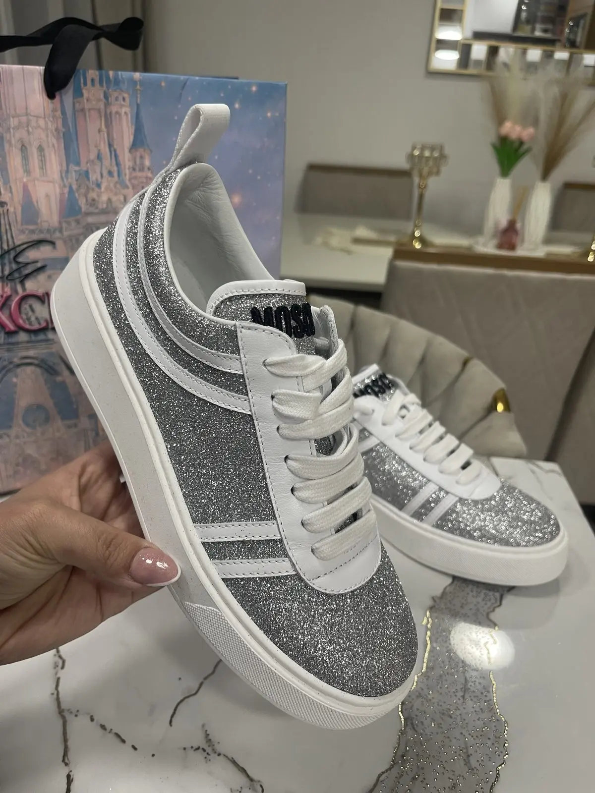 Zapatillas Moschino plateadas
