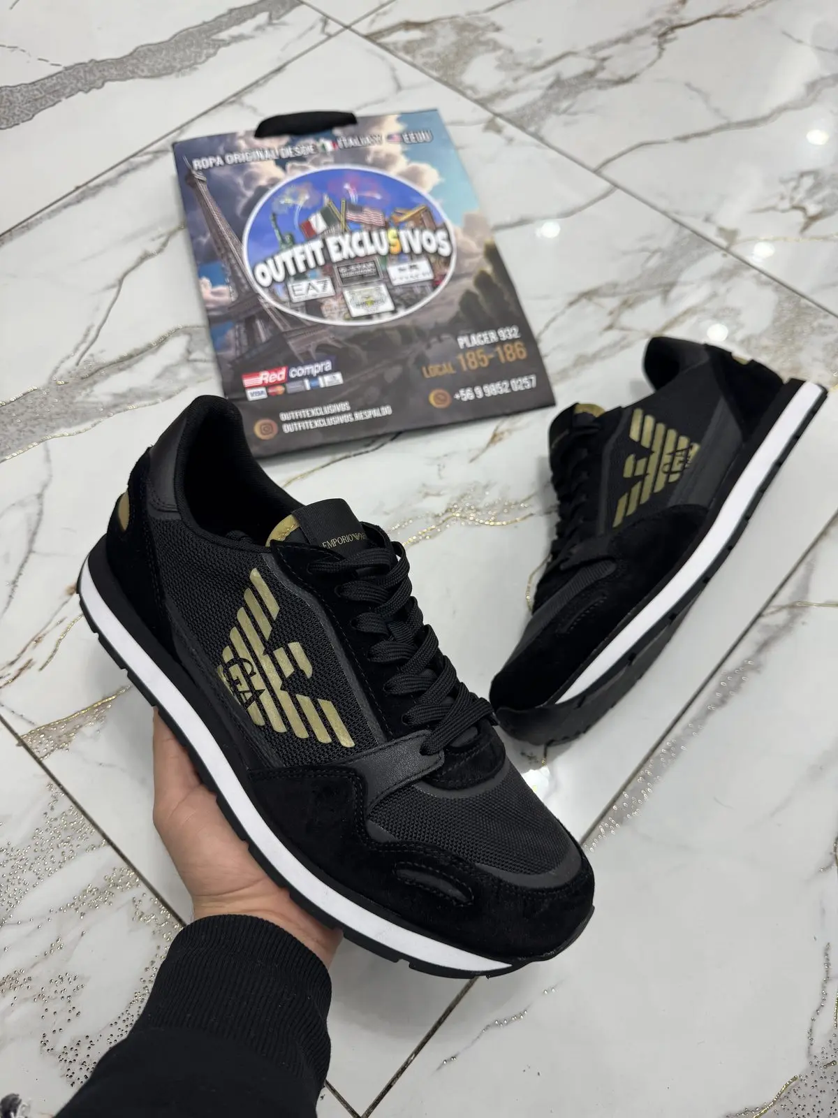 Zapatillas Emporio Armani Negras y Doradas