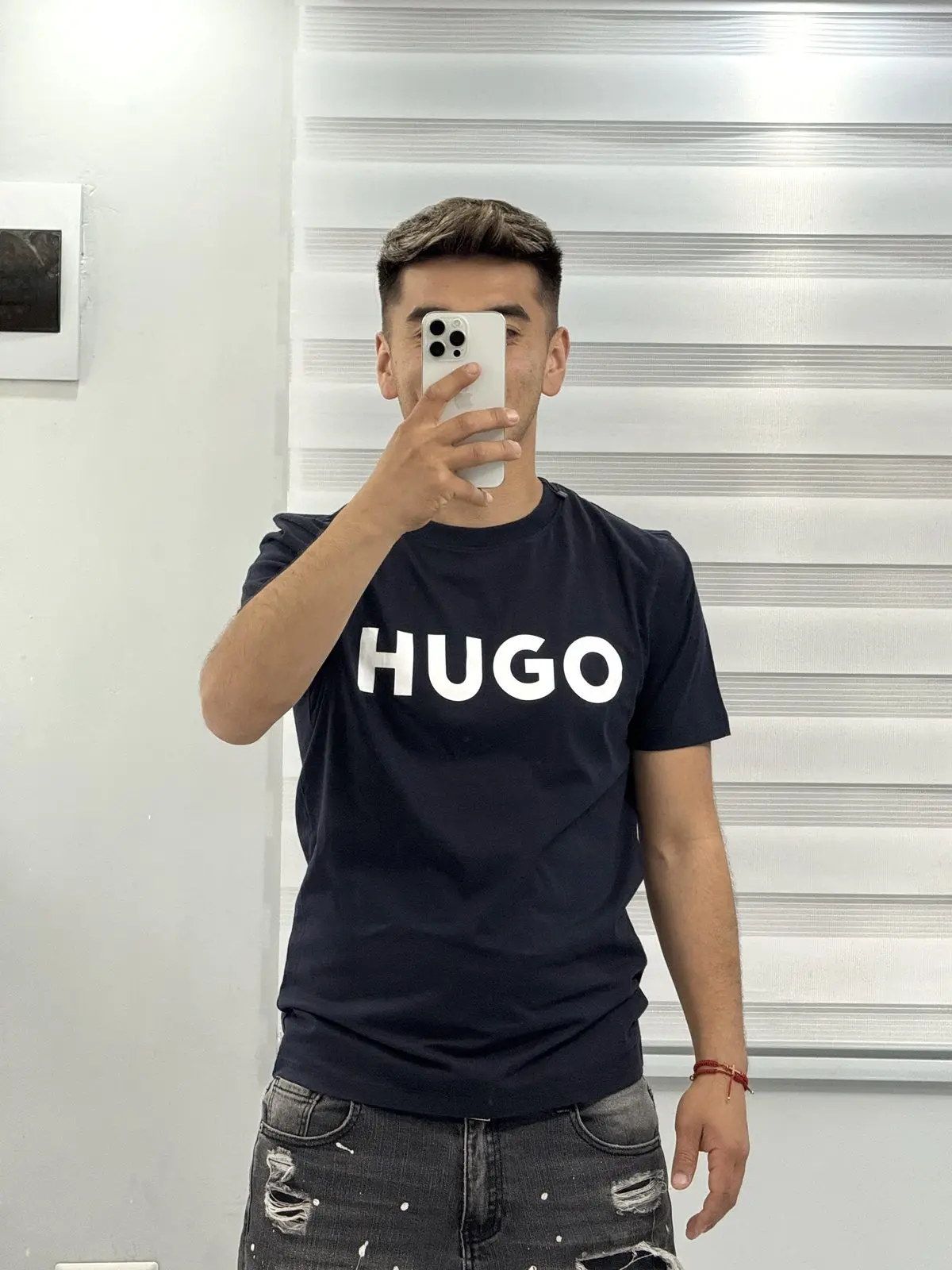 Polera HUGO Azul Detalles Blancos