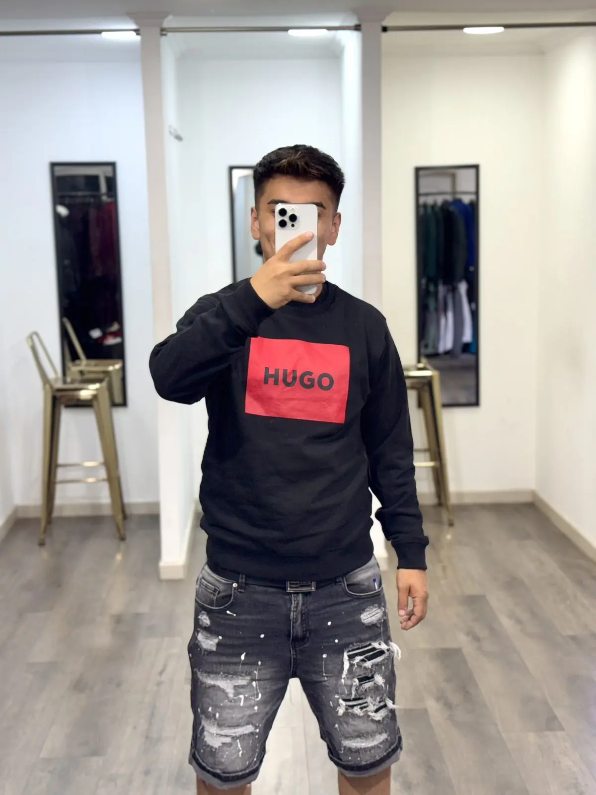 Polerón HUGO Negro Cuadro Rojo