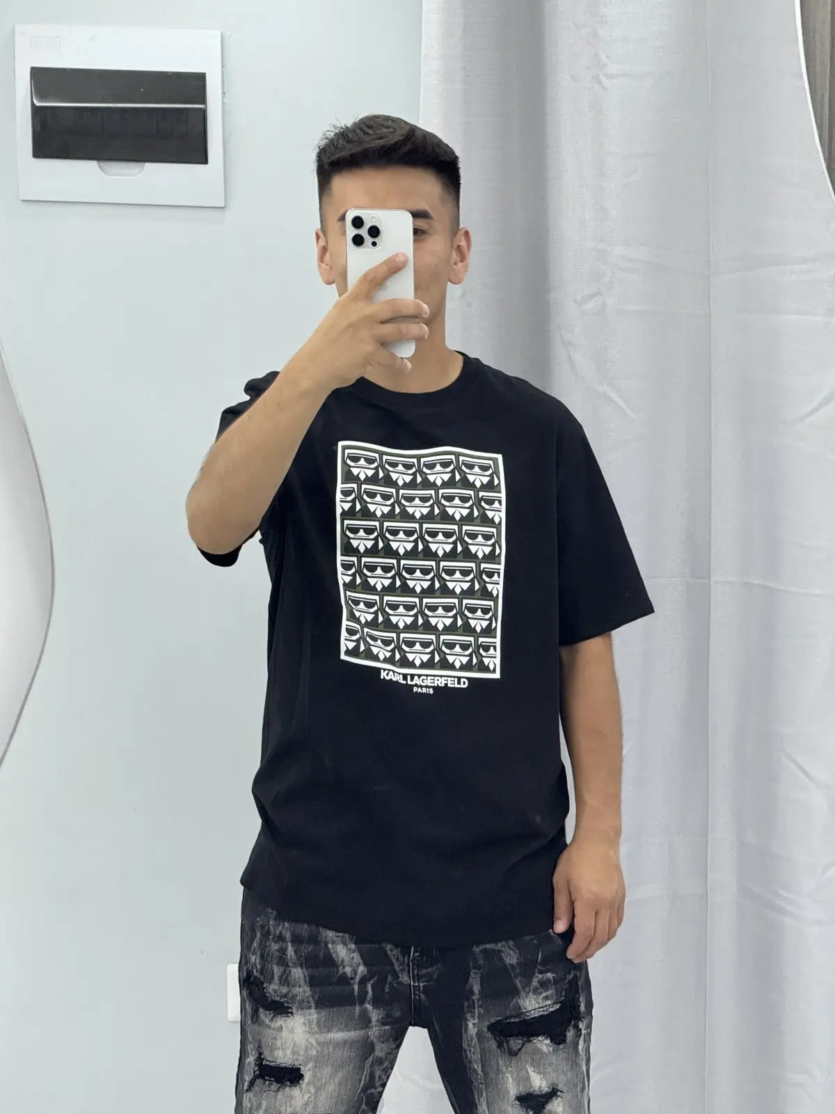 Polera Karl Lagerfeld Negra con Gráfico