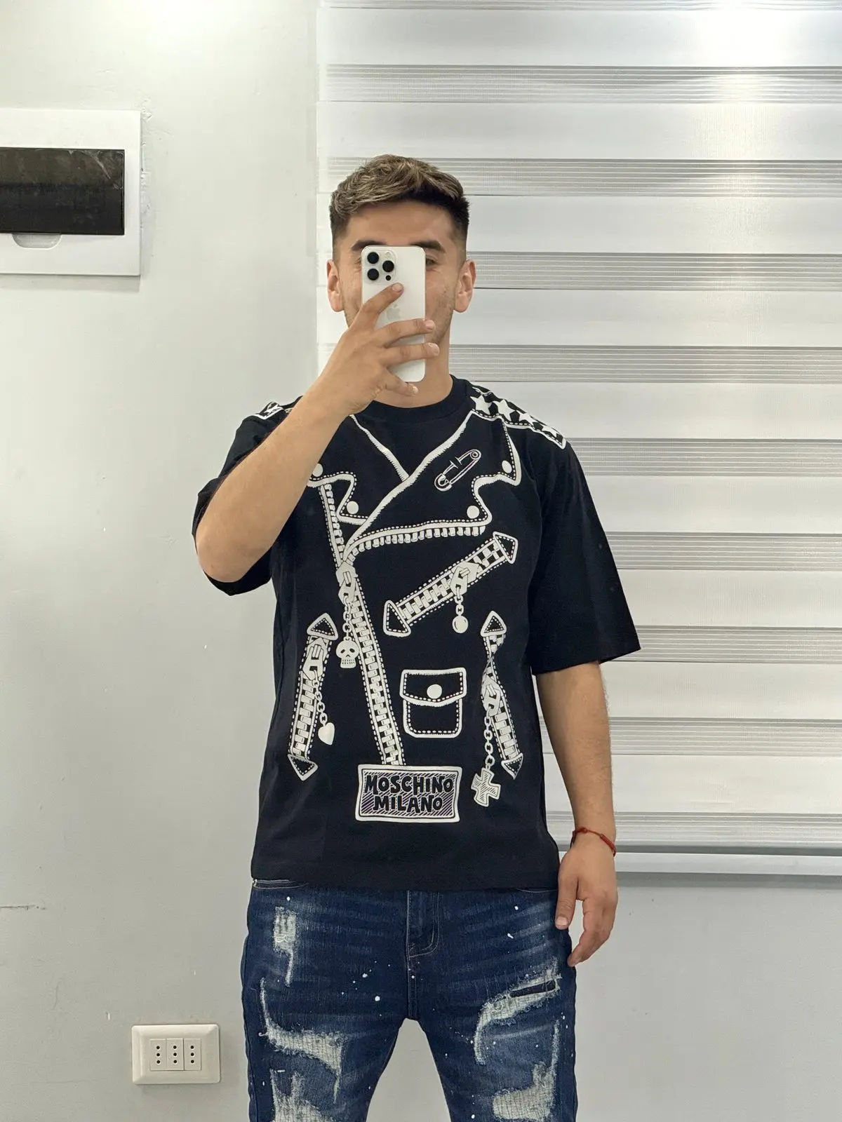 Polera Moschino Negra con Cierres