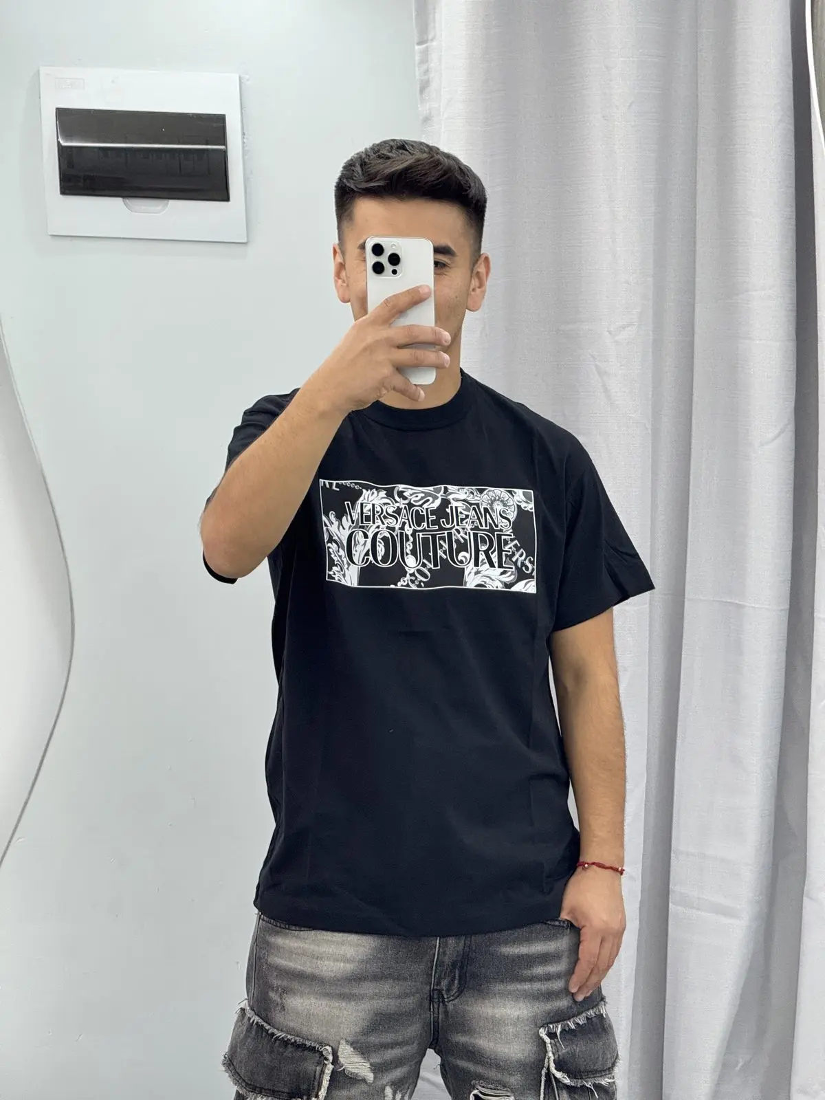 Polera Versace Negra Logo Rectangular Gris