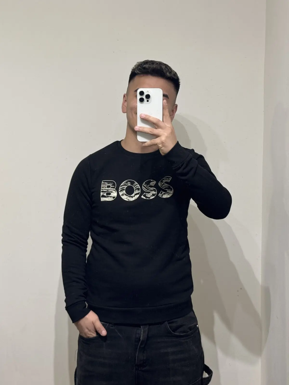 Polerón BOSS Negro Logo Crema