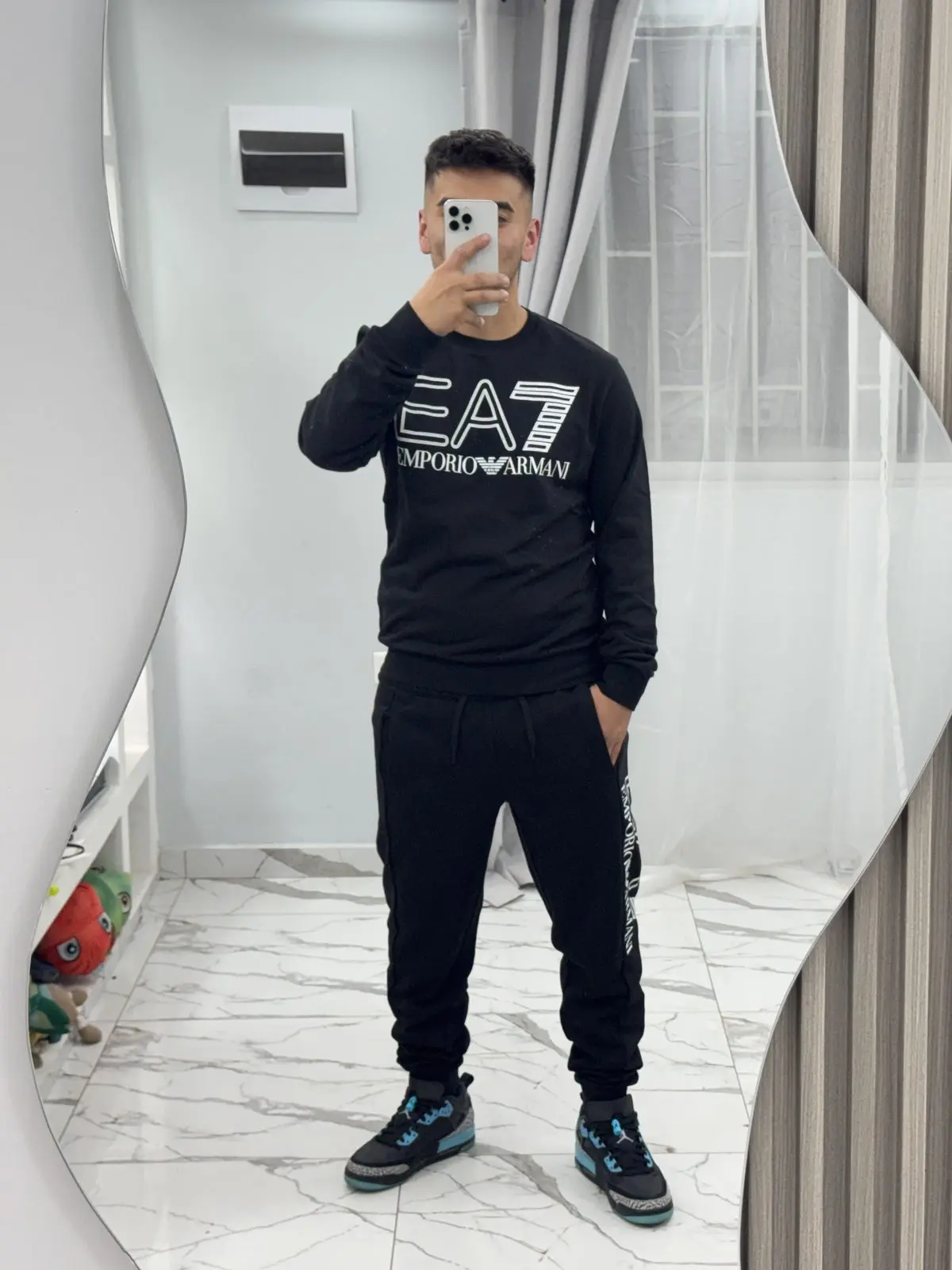 Conjunto EA7 Negro Logo Frontal sin Capucha