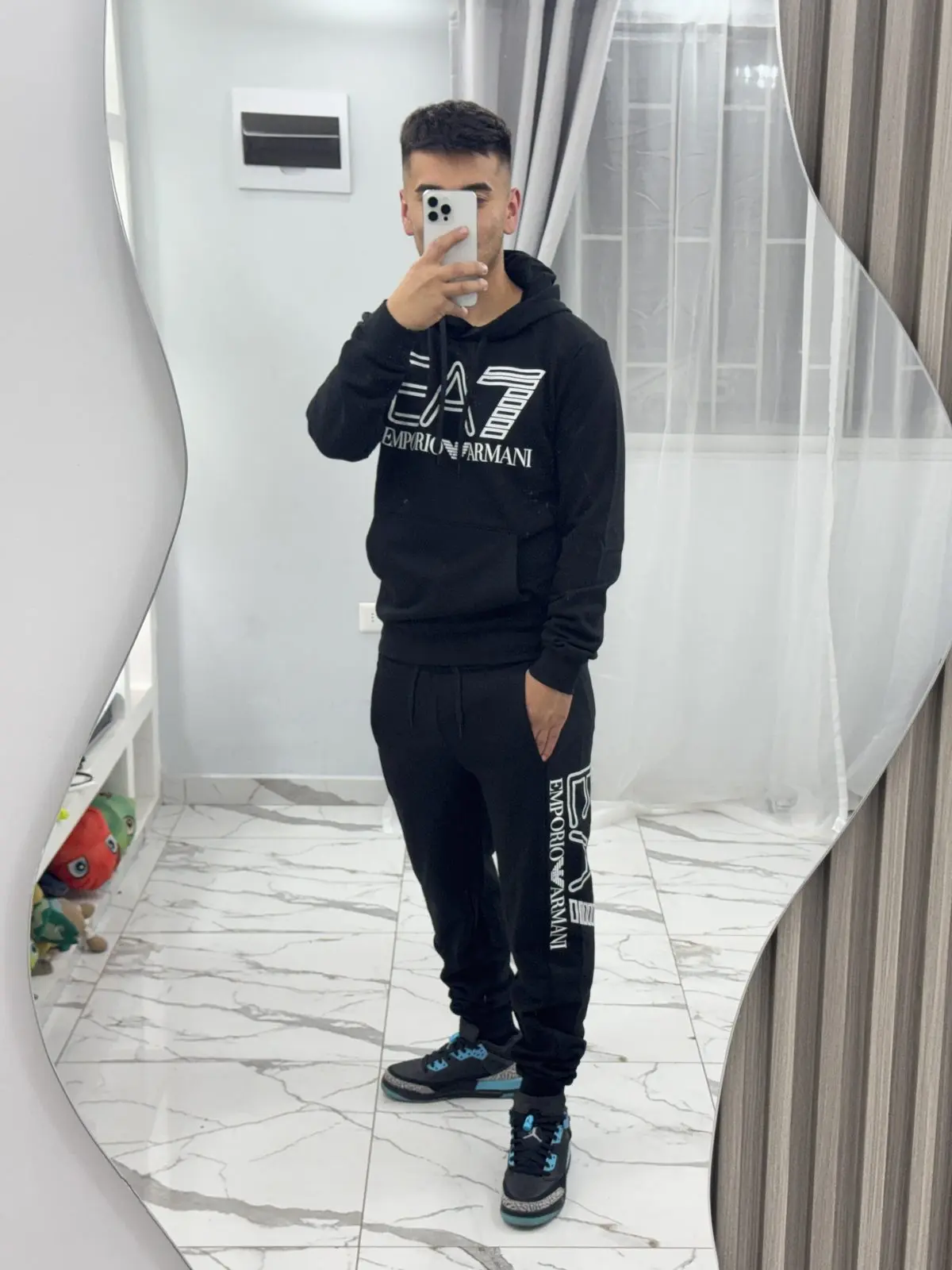 Conjunto EA7 Negro Logo Frontal con Capucha