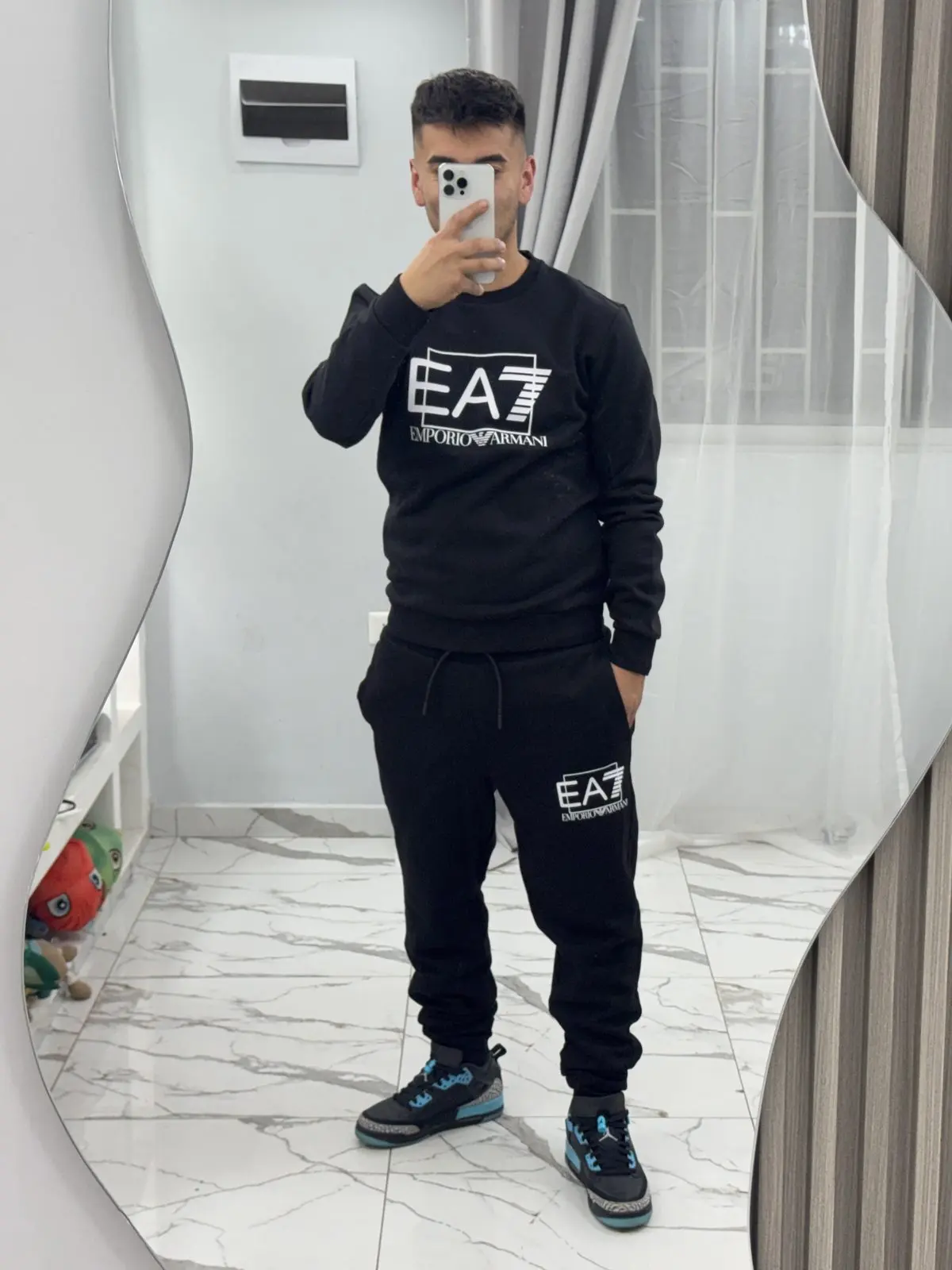 Conjunto EA7 Negro sin Capucha