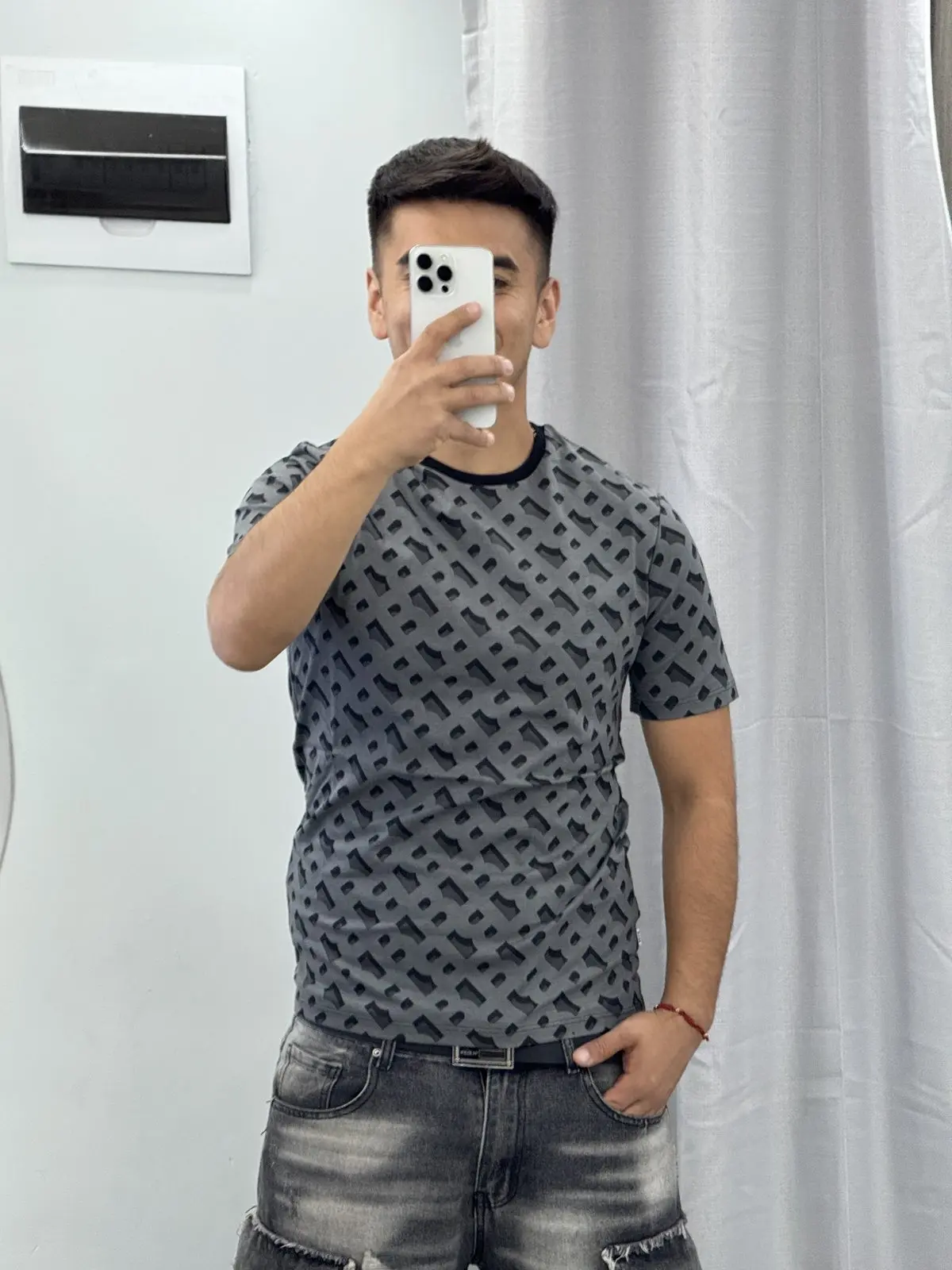 Polera BOSS Gris Mulilogo