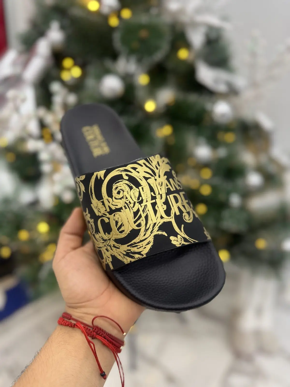 Sandalias Versace Negras Detalles Dorados