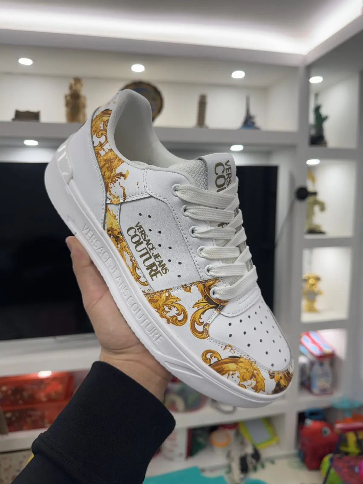 Zapatillas Versace Blancas Llamas Doradas