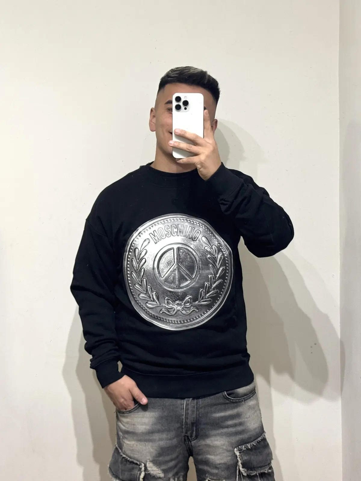 Polerón Moschino Negro Paz