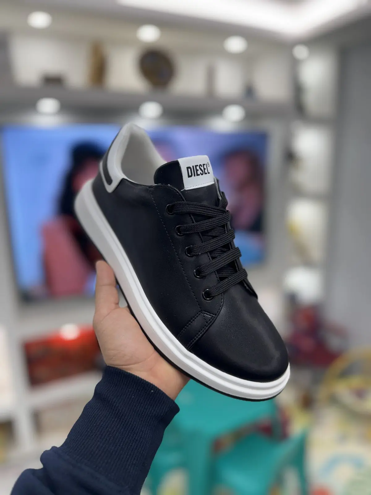 Zapatillas Diesel Negras Detalles Blancos