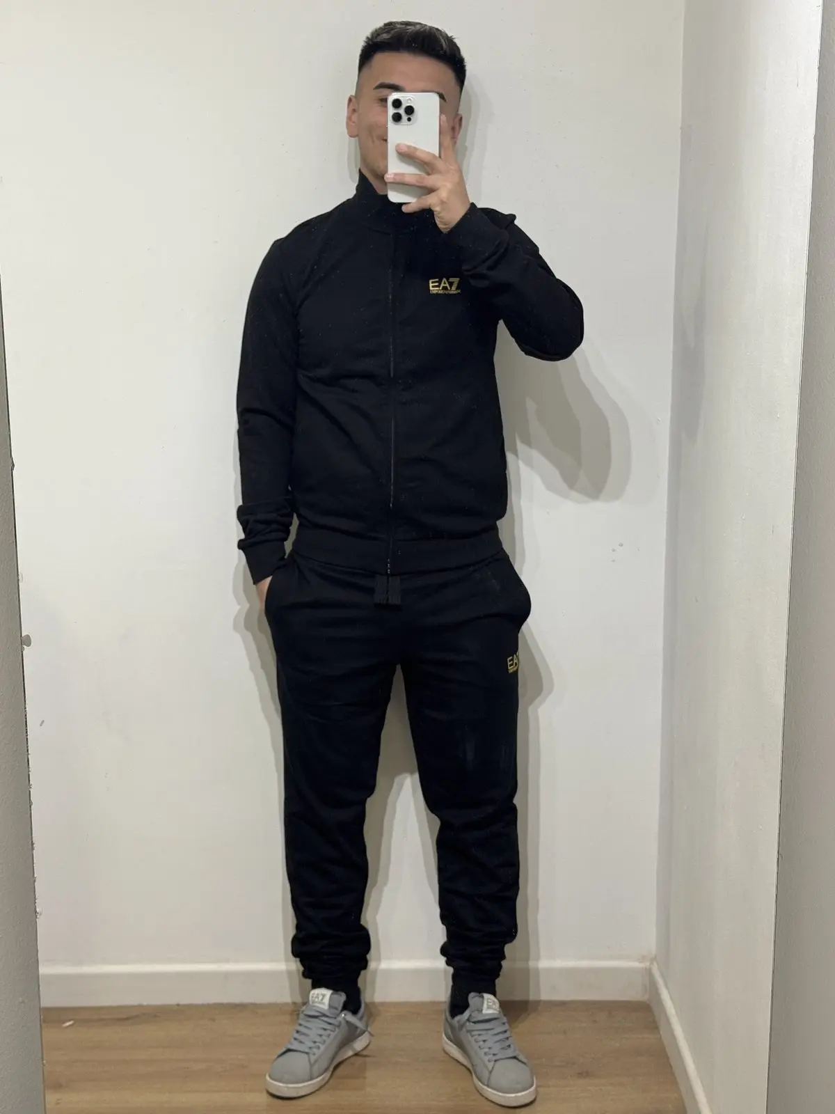 Conjunto EA7 Negro con Cierre