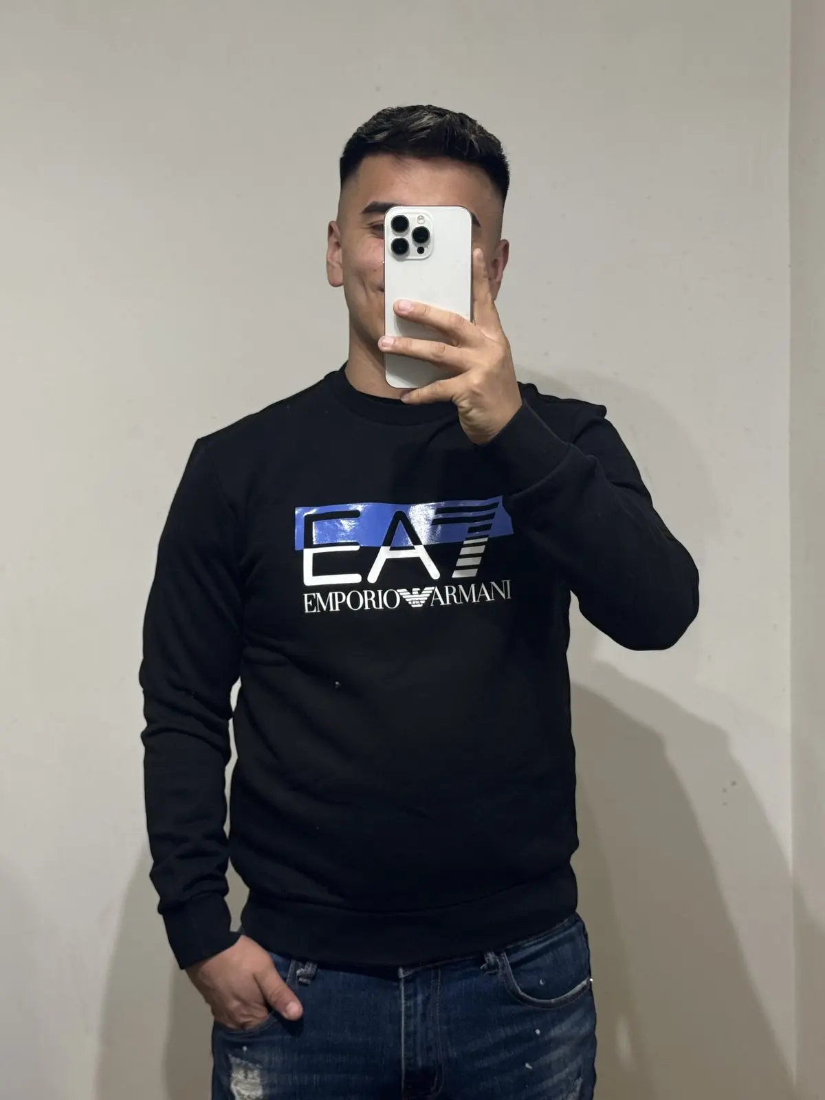 Poleron Ea7 Negro con letras celestes