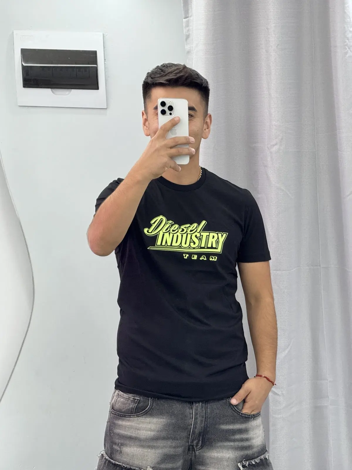Polera Diesel Negra Detalles Flúor