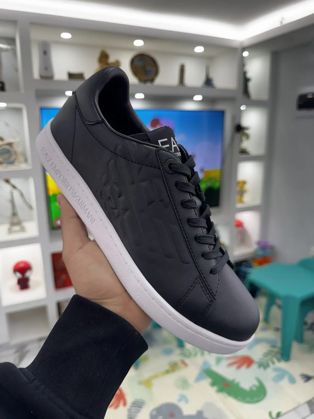 Zapatillas Ea7 aguila negras suela blanca